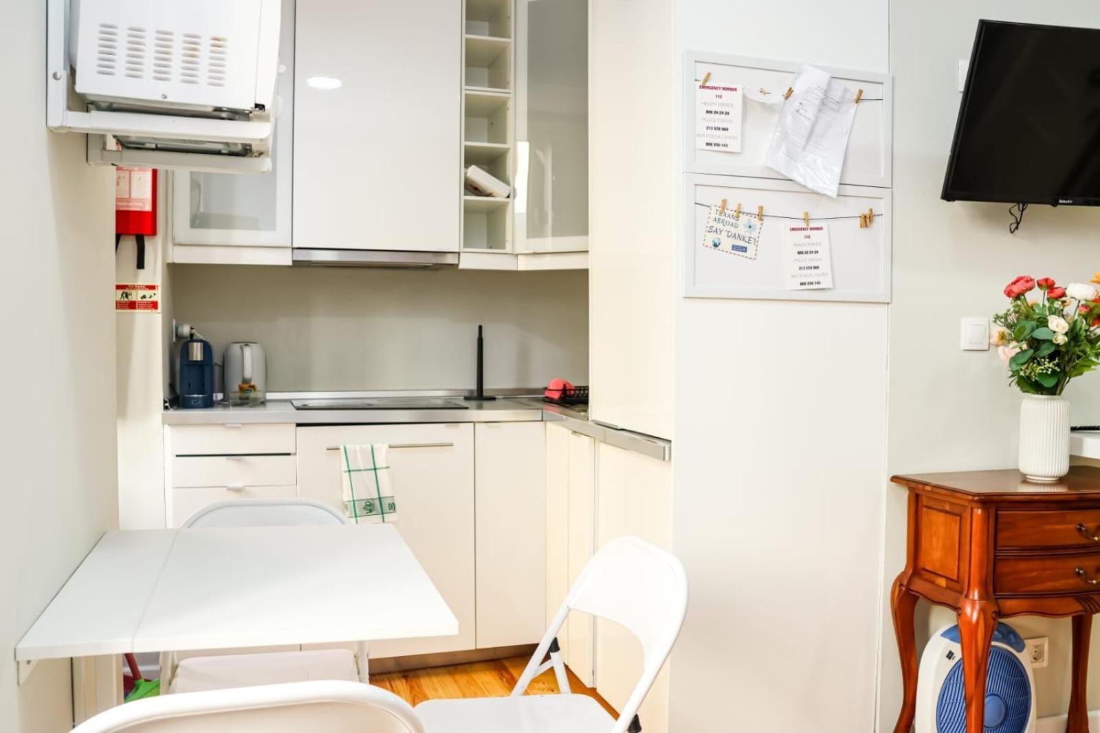 Residencia Queiros - Apartamento T1 Лиссабон Экстерьер фото