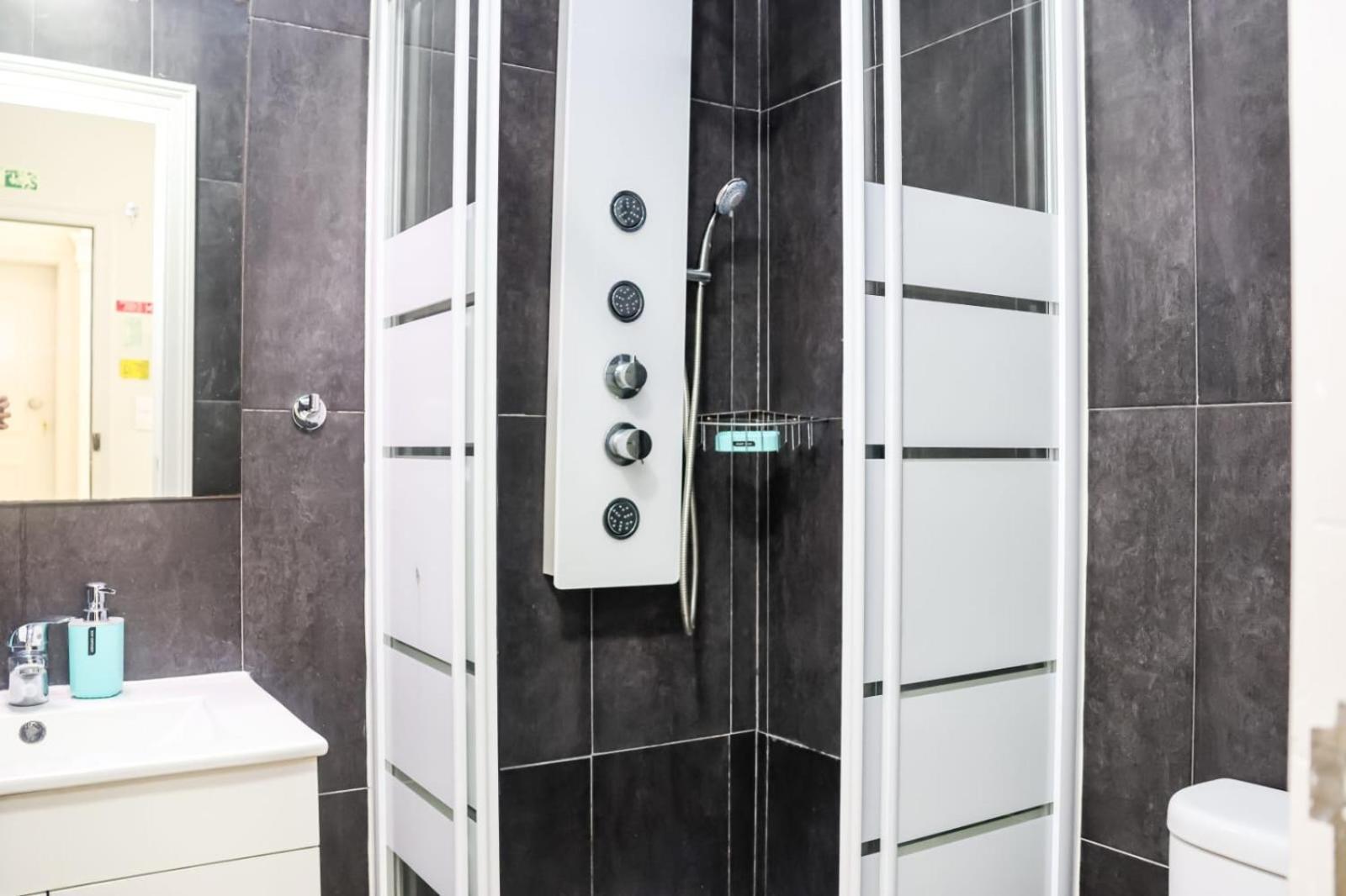 Residencia Queiros - Apartamento T1 Лиссабон Экстерьер фото